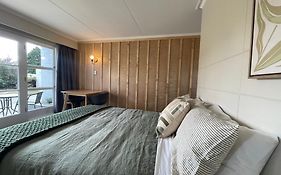 蒂阿瑙湖畔背包客旅馆